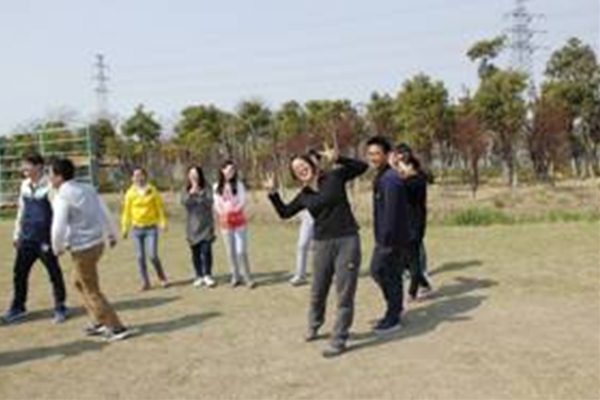 “紧盯目标，强化执行，胜在沟通，赢在合作”——记2016年立博在线官网(中国)股份有限公司科技户外拓展培训