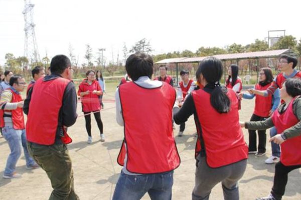 “紧盯目标，强化执行，胜在沟通，赢在合作”——记2016年立博在线官网(中国)股份有限公司科技户外拓展培训