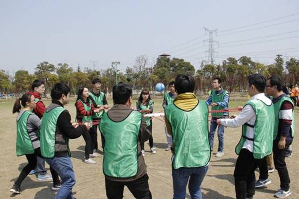 “紧盯目标，强化执行，胜在沟通，赢在合作”——记2016年立博在线官网(中国)股份有限公司科技户外拓展培训